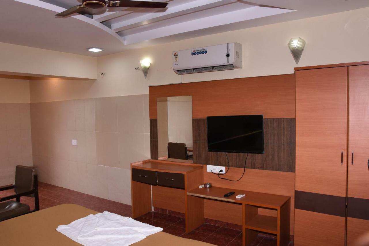 Park Beach Resort Csennai Kültér fotó