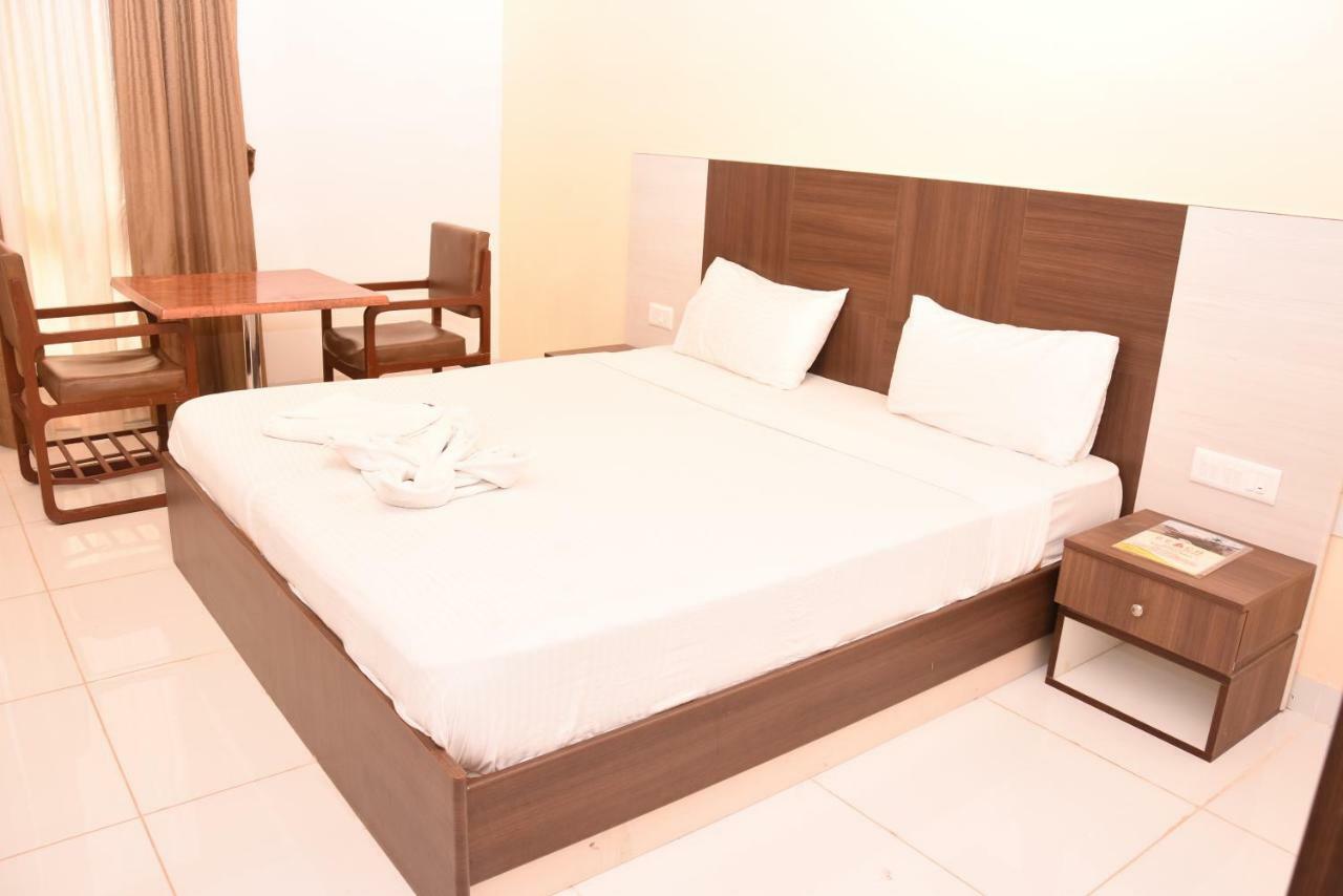 Park Beach Resort Csennai Kültér fotó